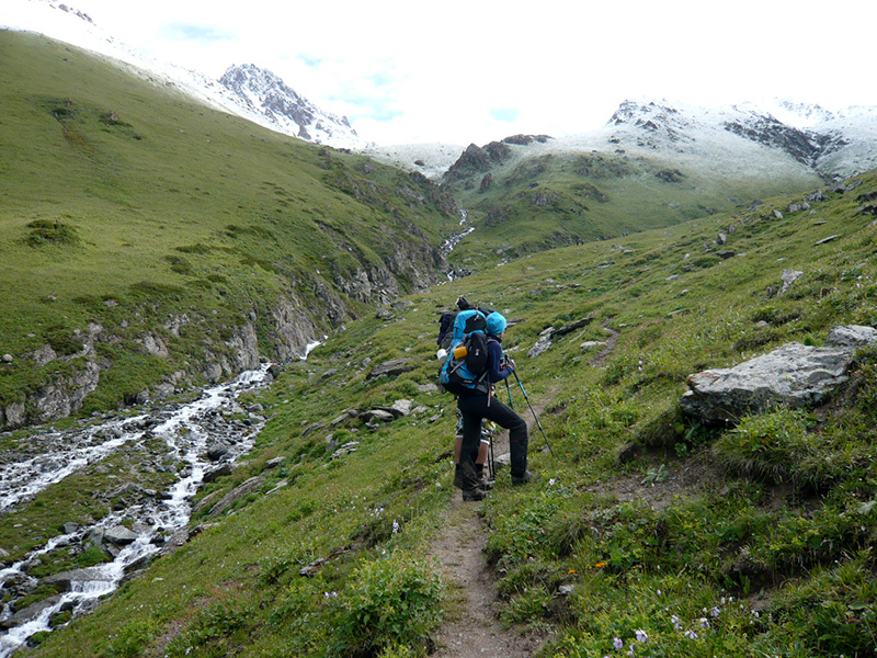 Hiking Kyrgyzstan wandern kirgisistan trekking kirgizie